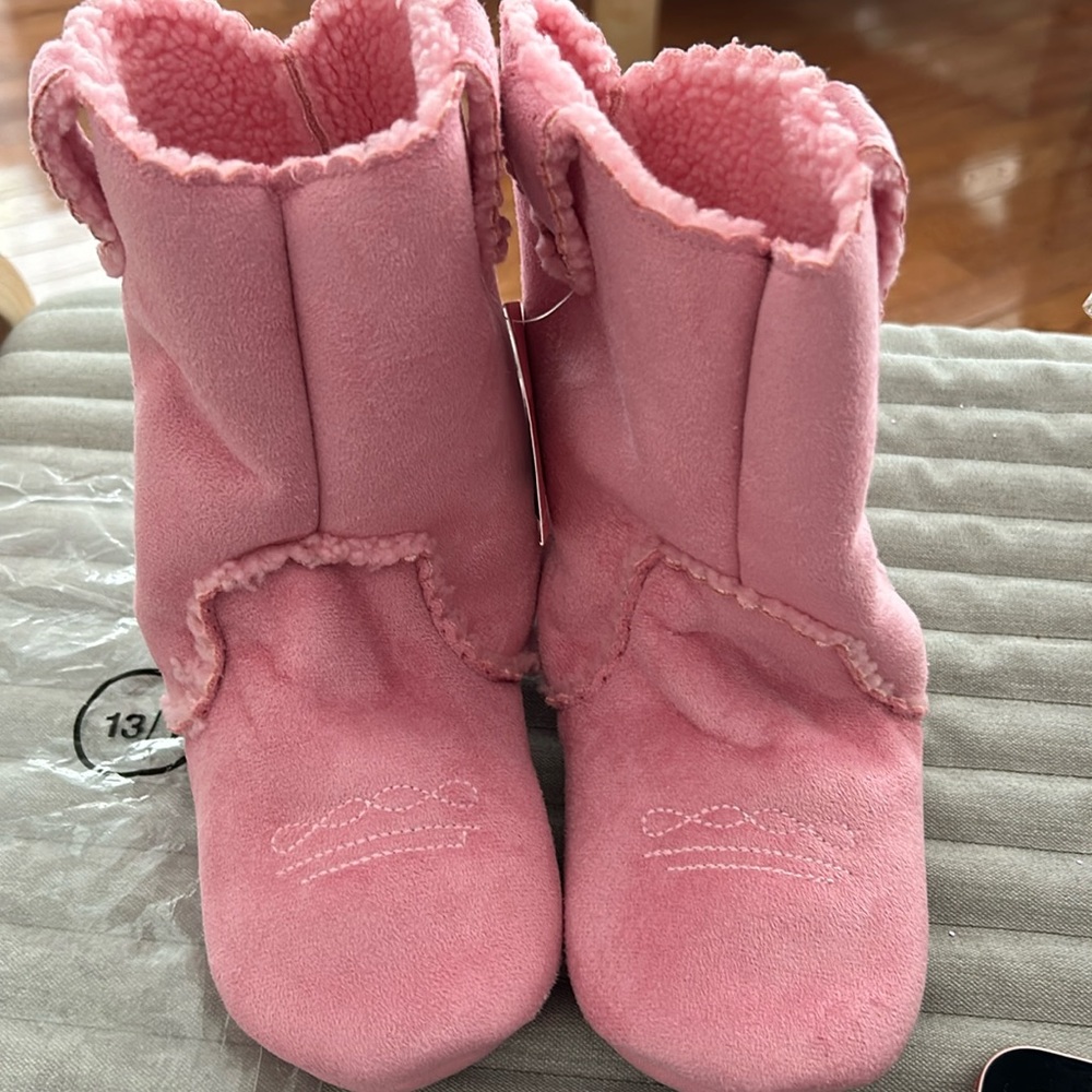 NWT Gymboree Park City line pink soft sole slipper boots size 13/1
